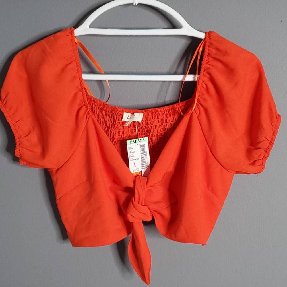 RED FRONT BOW CROP TOP